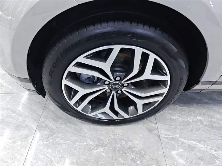 Фото 25 - Land Rover Range Rover Evoque L