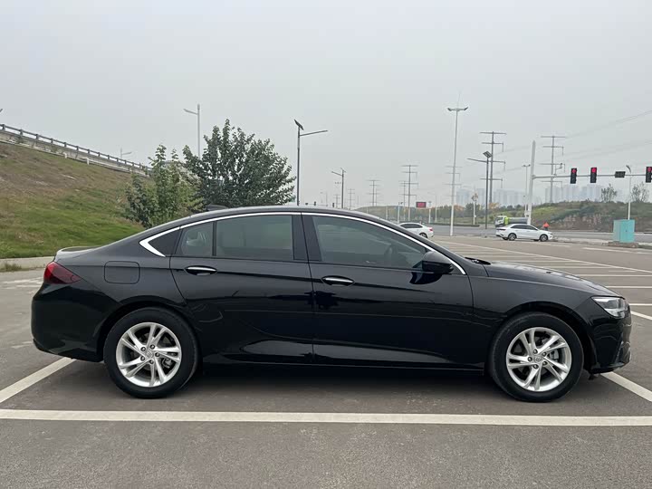 Фото 8 - Buick Regal