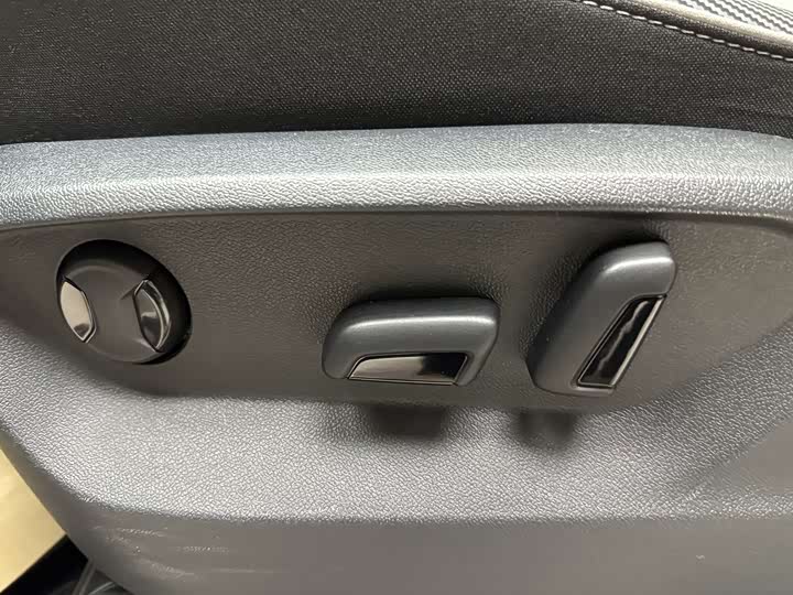 Фото 27 - Volkswagen Tayron X