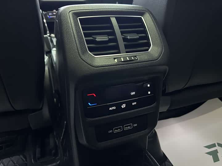 Фото 28 - Volkswagen Tayron X