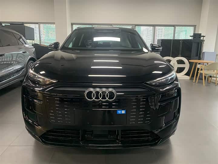 Фото 2 - Audi Q6L e-tron