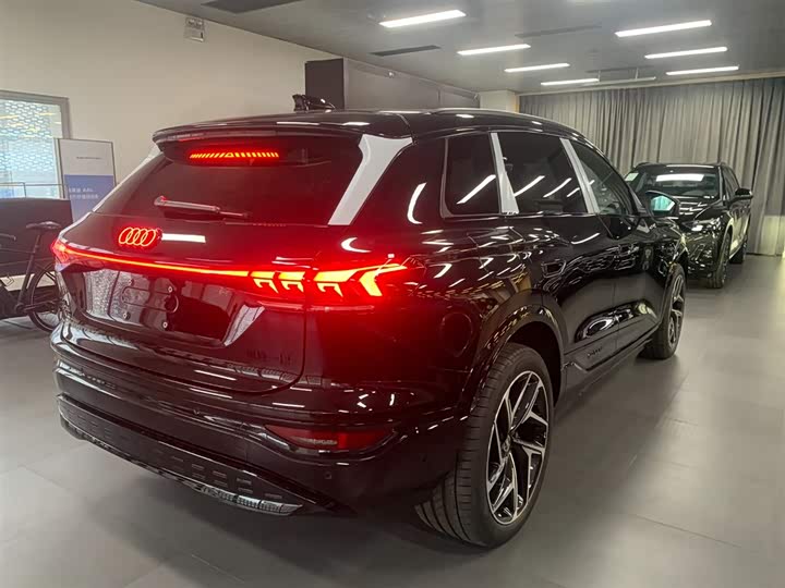 Фото 4 - Audi Q6L e-tron