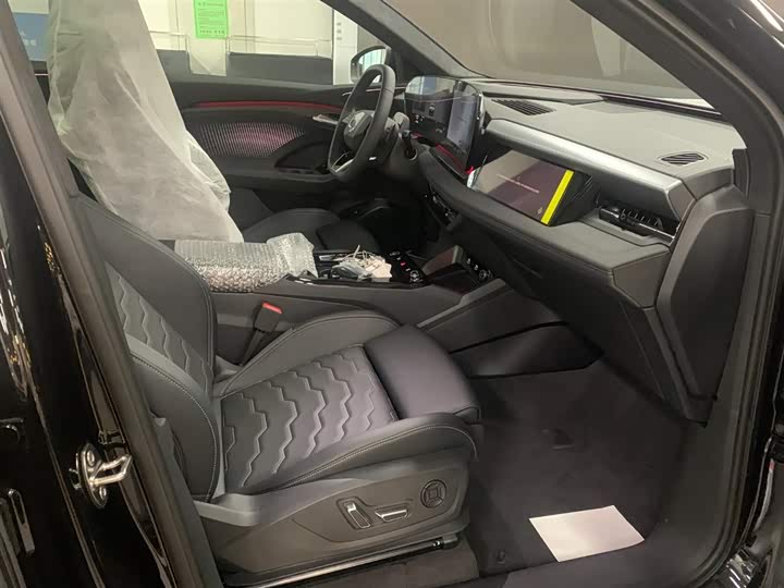 Фото 6 - Audi Q6L e-tron