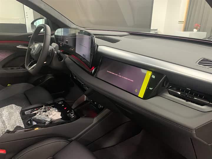 Фото 7 - Audi Q6L e-tron