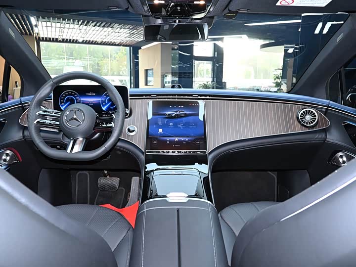 Фото 16 - Mercedes-Benz EQE