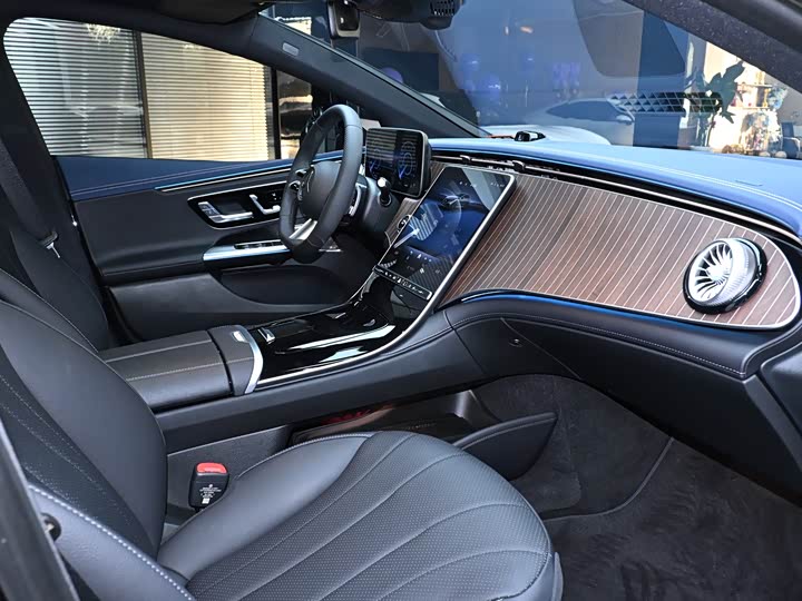 Фото 21 - Mercedes-Benz EQE