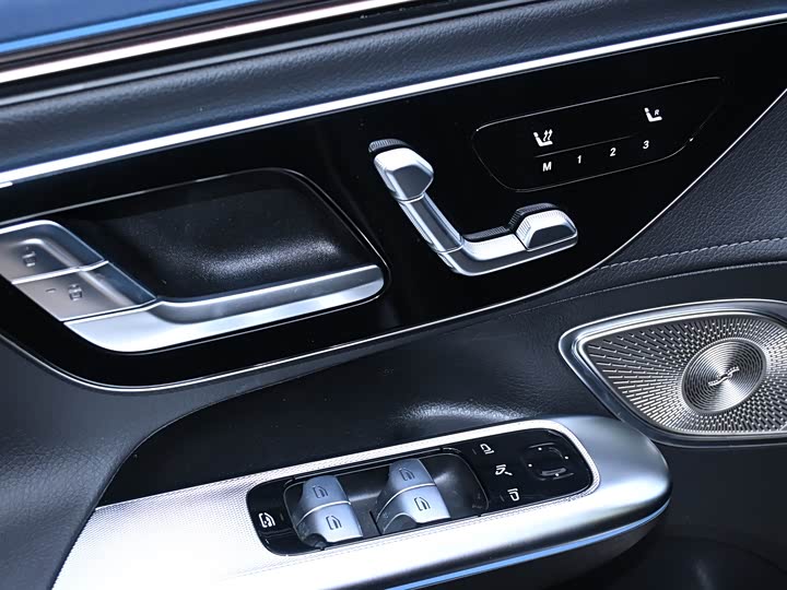 Фото 25 - Mercedes-Benz EQE