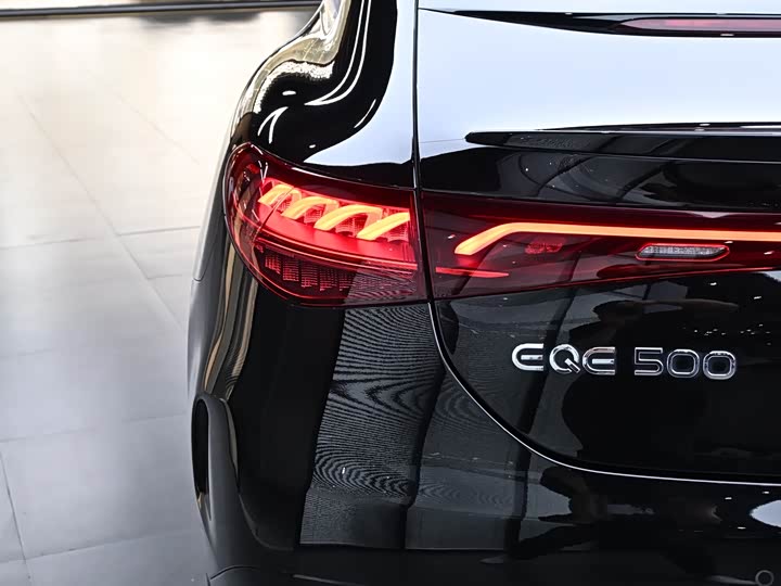 Фото 9 - Mercedes-Benz EQE