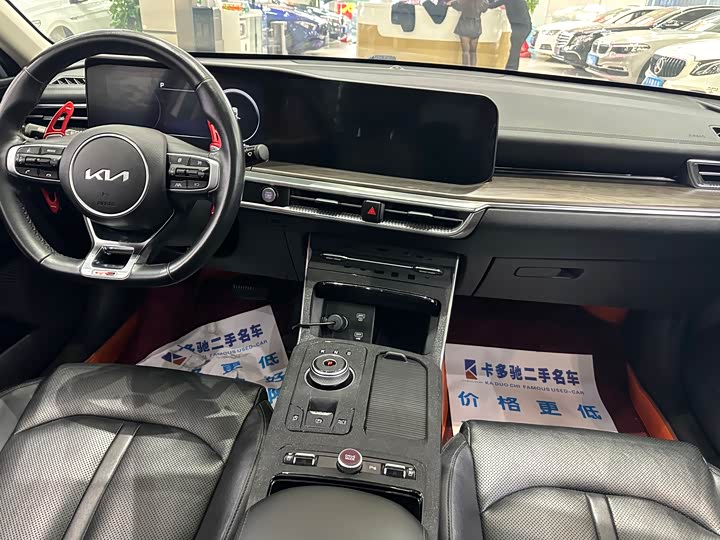 Фото 11 - Kia K5