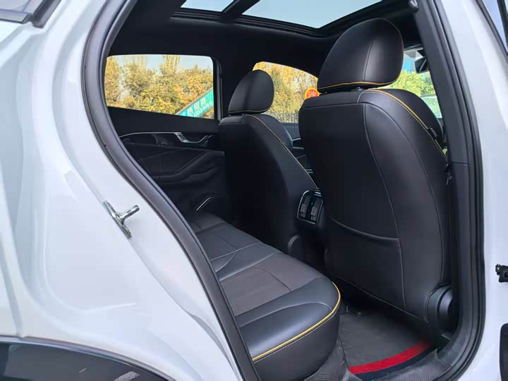 Фото 9 - Bestune B70S