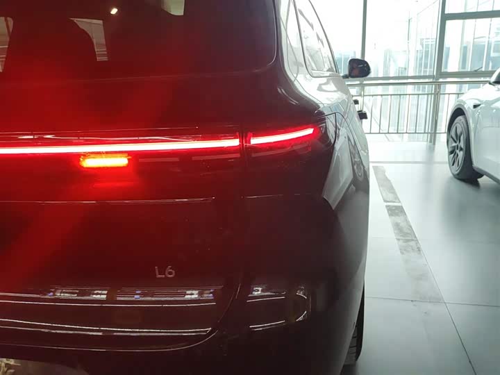 Фото 8 - LiXiang L6