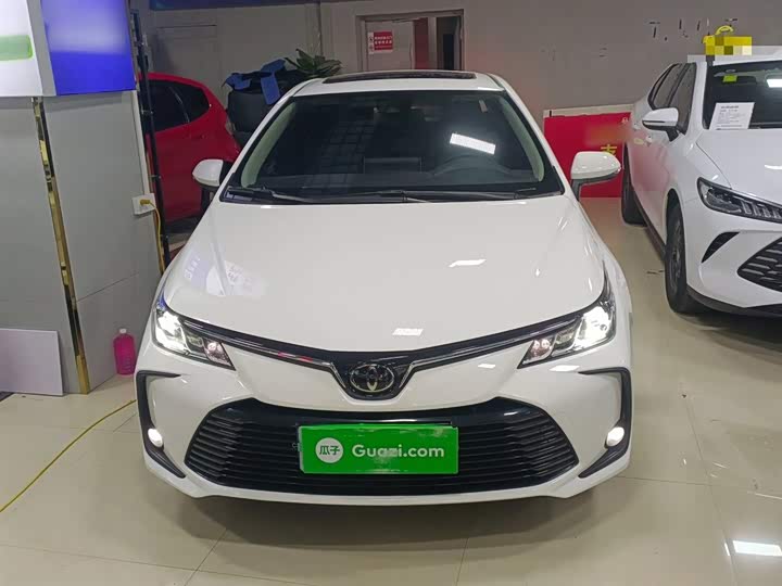 Фото 3 - Toyota Corolla