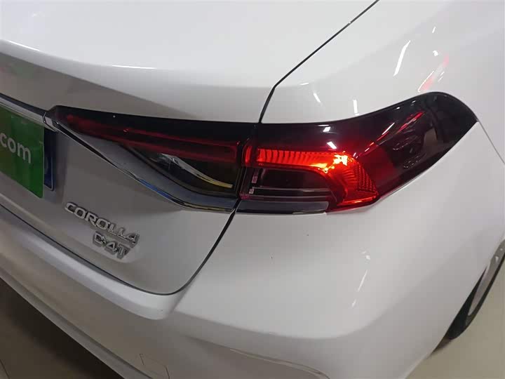 Фото 8 - Toyota Corolla