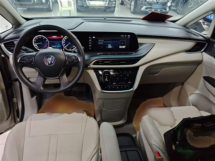 Фото 10 - Buick GL8 ES