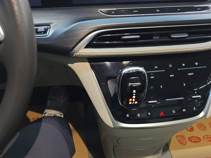 Фото 14 - Buick GL8 ES