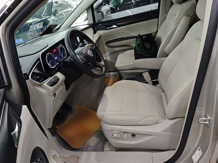 Фото 15 - Buick GL8 ES