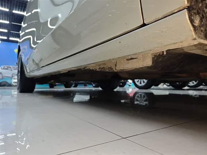 Фото 21 - Buick GL8 ES