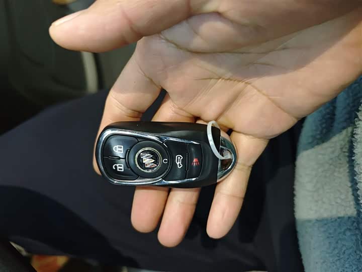 Фото 9 - Buick GL8 ES