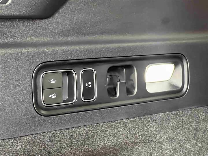 Фото 16 - LiXiang L7