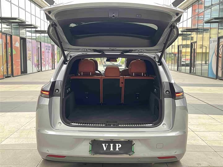 Фото 18 - LiXiang L7