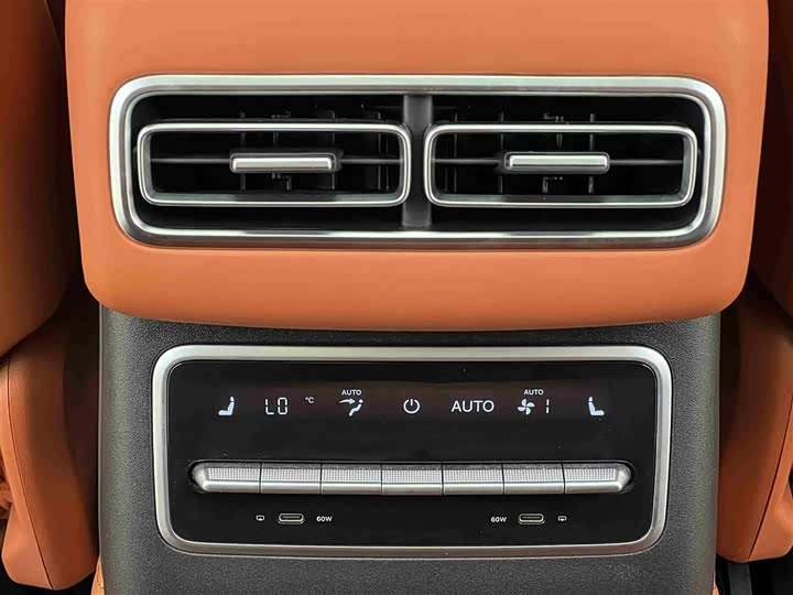 Фото 23 - LiXiang L7