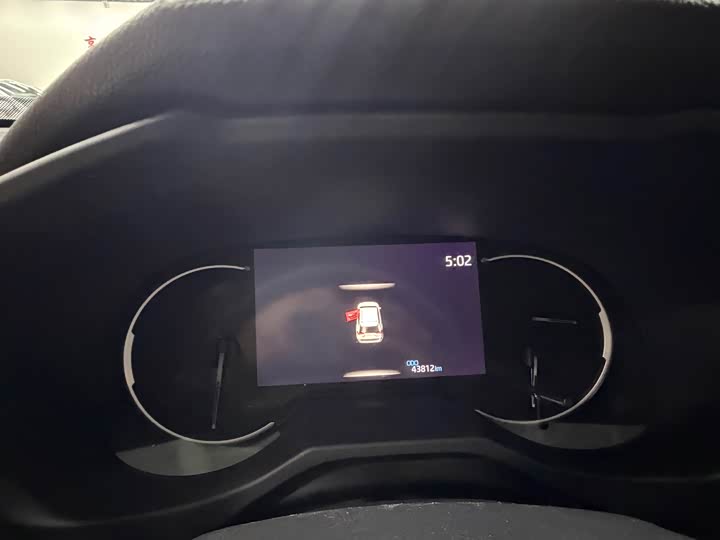 Фото 11 - Toyota RAV4