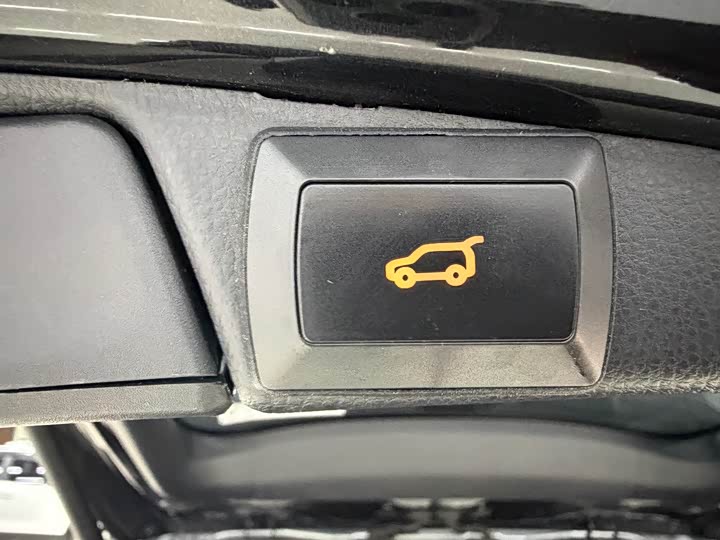 Фото 15 - Toyota RAV4