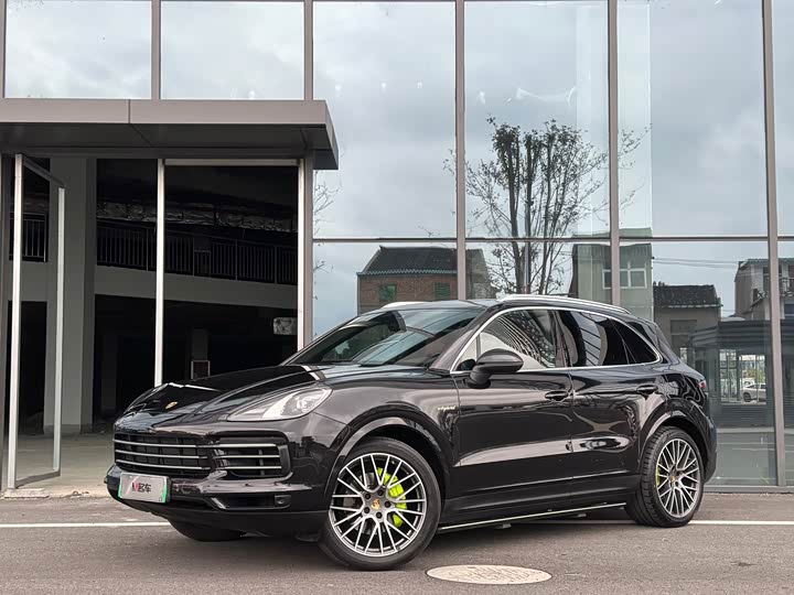Фото 1 - Porsche Cayenne Hybrid