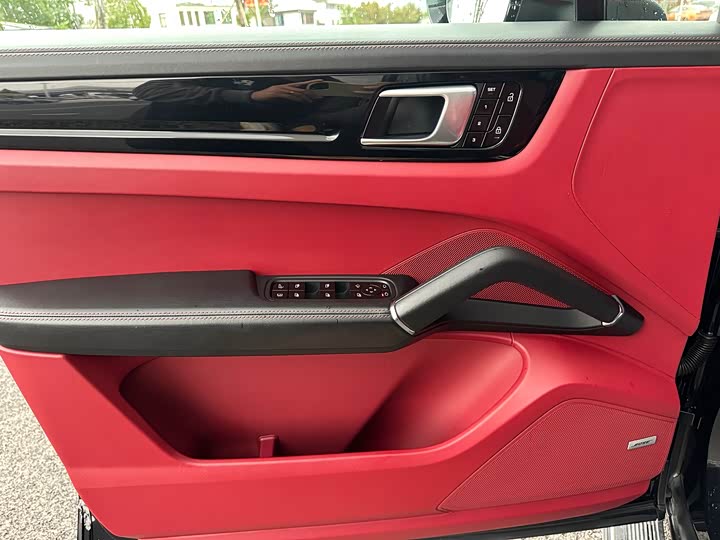 Фото 7 - Porsche Cayenne Hybrid