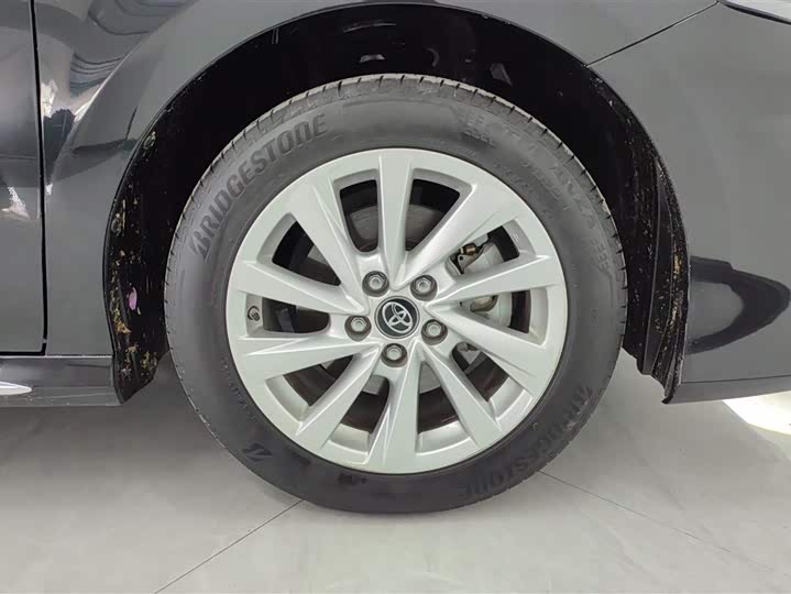 Фото 6 - Toyota Camry