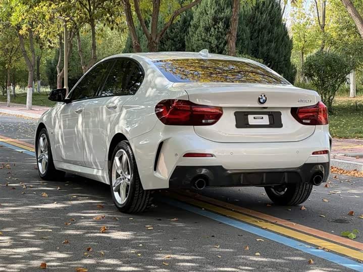 Фото 9 - BMW 1 Series