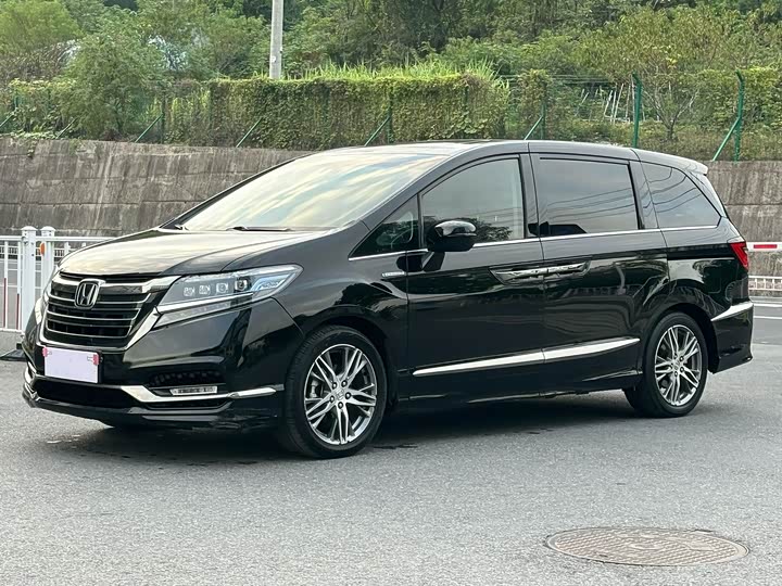 Фото 1 - Honda Elysion