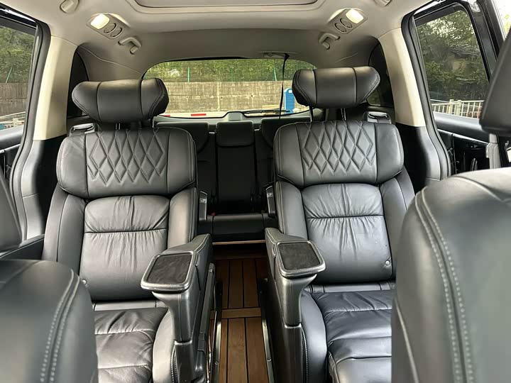 Фото 5 - Honda Elysion