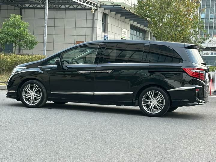 Фото 7 - Honda Elysion