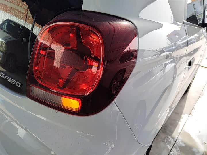 Фото 8 - Roewe Clever