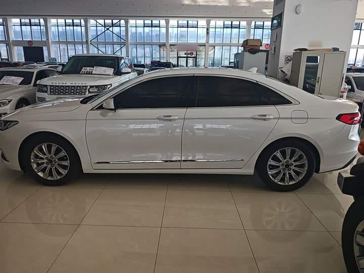 Фото 10 - Ford Taurus