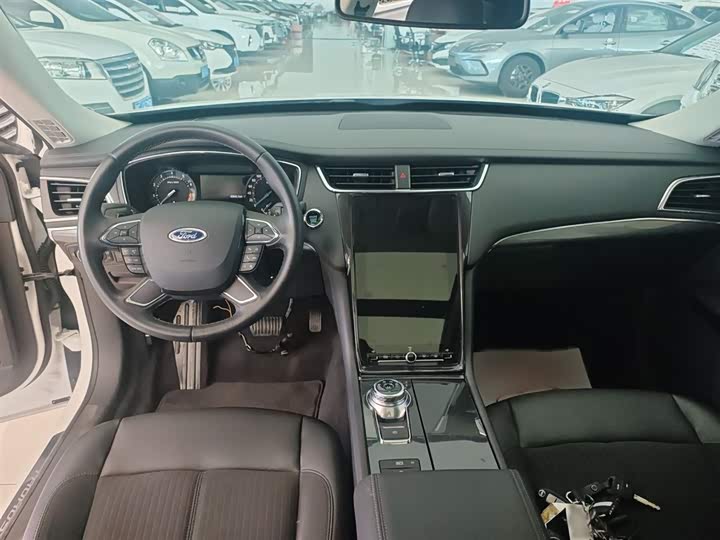 Фото 14 - Ford Taurus