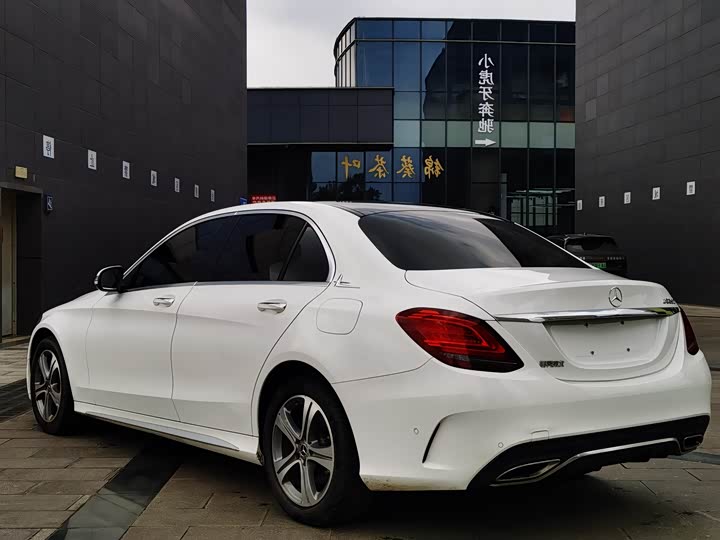 Фото 10 - Mercedes-Benz C-Class