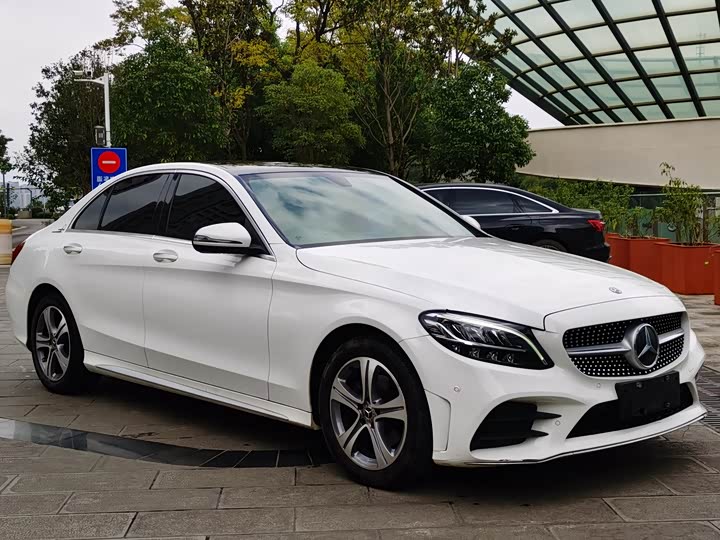 Фото 4 - Mercedes-Benz C-Class