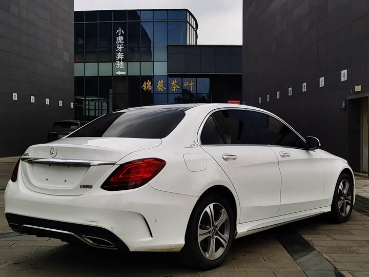 Фото 8 - Mercedes-Benz C-Class