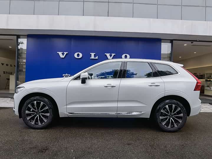 Фото 4 - Volvo XC60