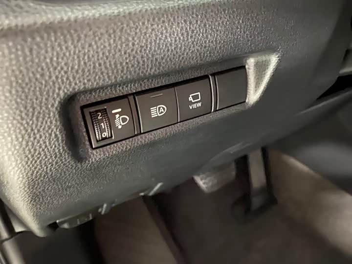 Фото 15 - Toyota RAV4