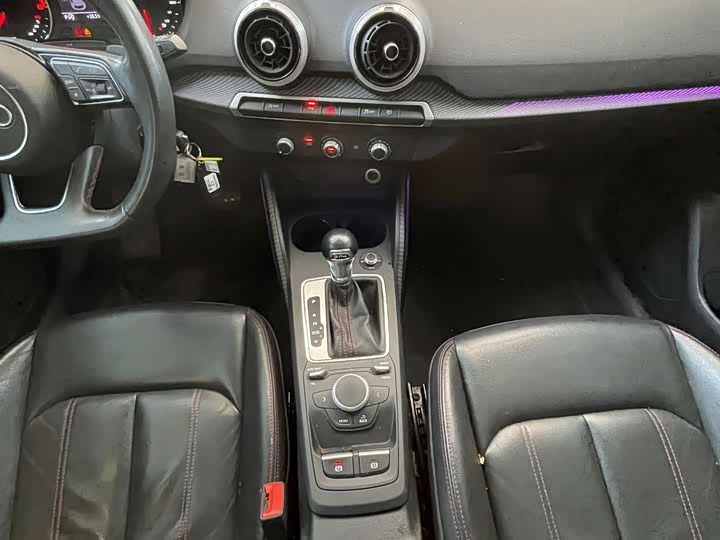 Фото 16 - Audi Q2L