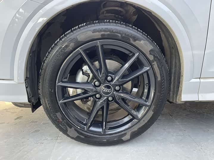 Фото 18 - Audi Q2L