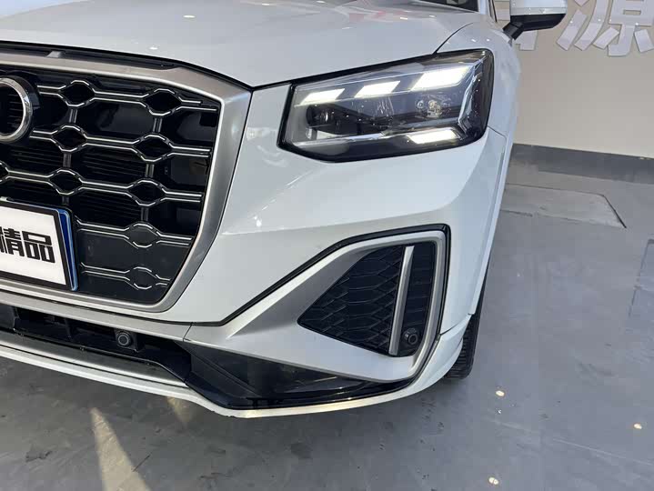 Фото 19 - Audi Q2L