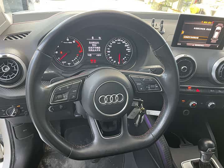 Фото 20 - Audi Q2L