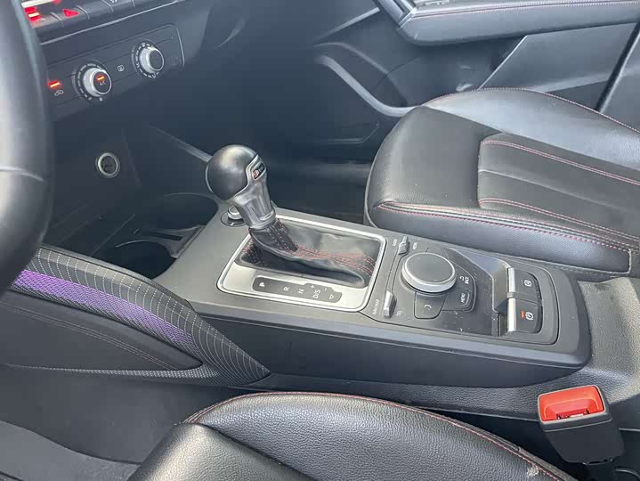 Фото 9 - Audi Q2L