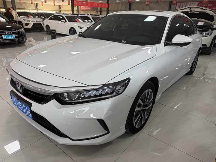 Фото 1 - Honda Inspire