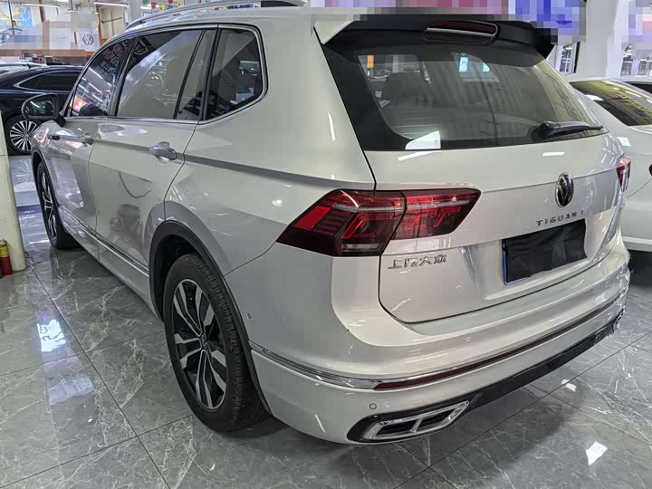 Фото 4 - Volkswagen Tiguan L Pro