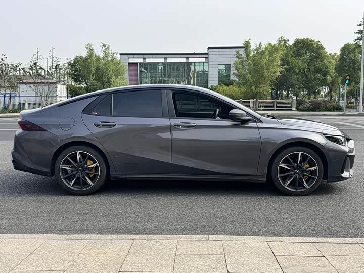 Фото 4 - GAC Trumpchi Empow R